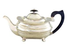 Edle Georg III Teekanne
