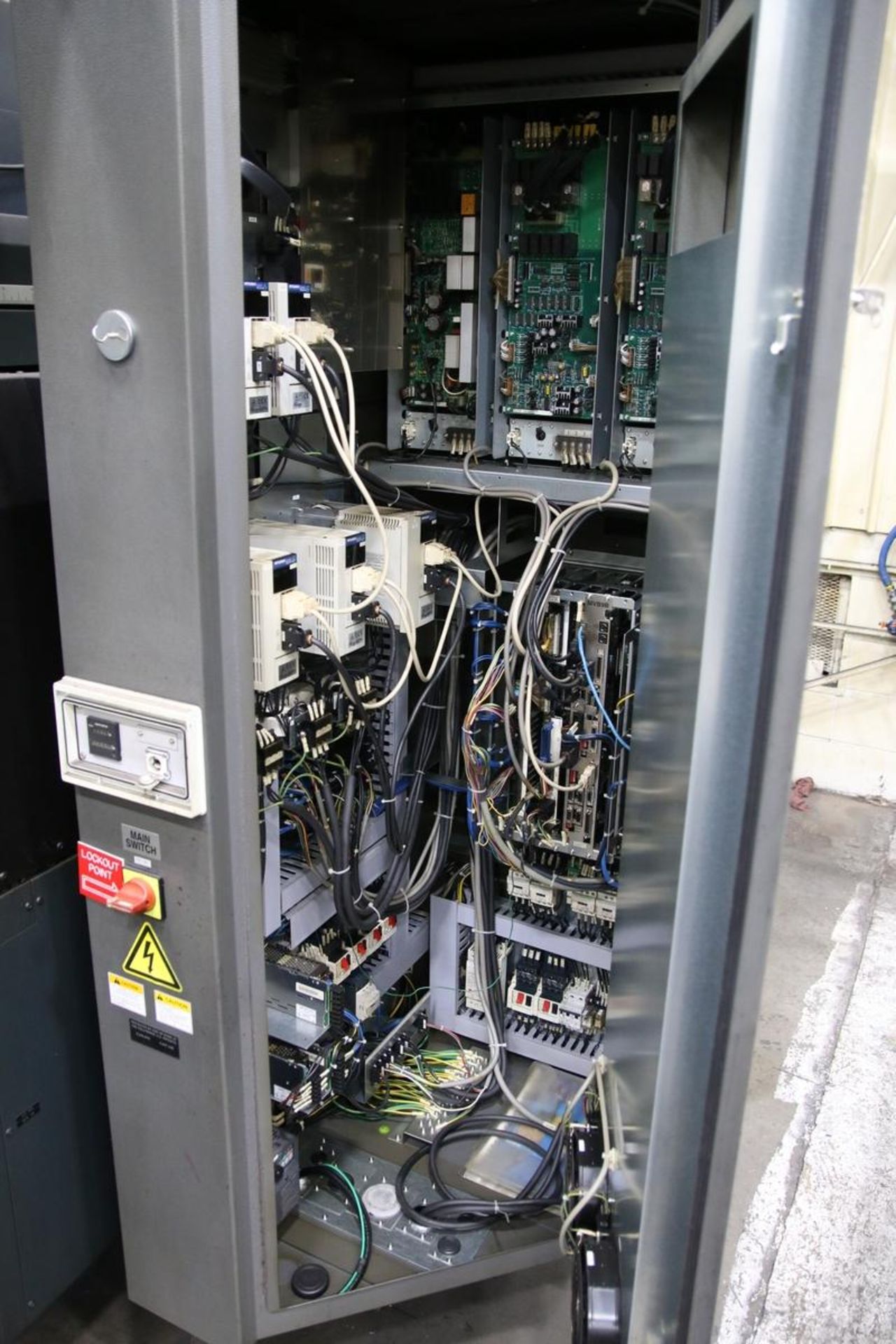 2012 Makino EDNC65S Sinker Type CNC Electric Discharge Machine - Image 15 of 17