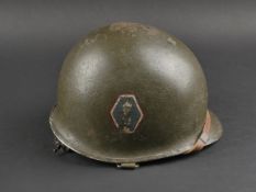 Casque du 442nd Regimental Combat team. Helmet of the 442nd Regimental Combat team.