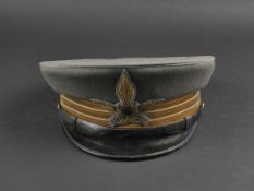 Casquette de capitaine des transports motorises. CaptainÕs cap of motorized transport. 