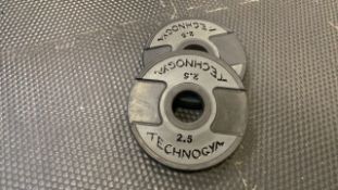 Set Of Two 2.5 Kg Technogym Weight Plates