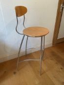 Bar/ High Stool x4