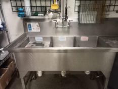 Triple Sink With Shower Head & Tap