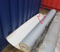 1x Full length roll of anti-slip flooring