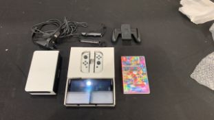 NINTENDO SWITCH CONSOLE OLED WHITE