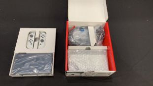 NINTENDO SWITCH CONSOLE OLED WHITE