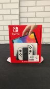 NINTENDO SWITCH CONSOLE OLED WHITE