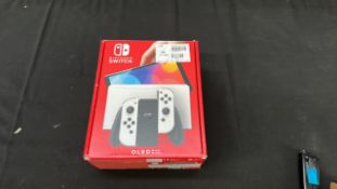 NINTENDO SWITCH CONSOLE OLED WHITE