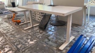 Kinnarps Sit Stand Desk