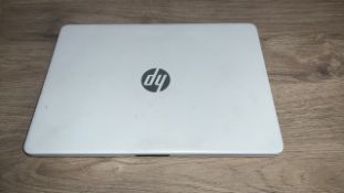 HP 14S-FQ0017 AMD 64GB WINDOWS 10 LAPTOP