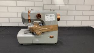 EGL SEWING MACHINE WITH ACCESSORY KIT