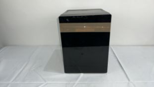 RUSSELL HOBBS 8L MINI CMPT COOLER BLK