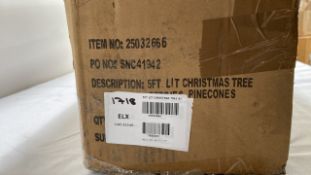 5FT LIT CHRISTMAS TREE BERRIES PINECONES