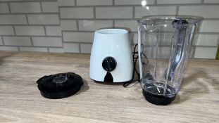 EGL 1.5 LITRE BLENDER WITH JUG