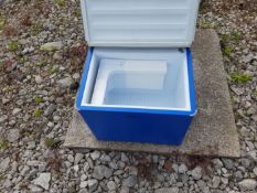 3 way fridge ( LPG, 230V & 12V DC )