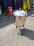 1 x brand new resin impregnation stainless steel tank vacuum tank with basket filter support