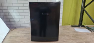 RH 67L TABLE TOP MINI FRIDGE