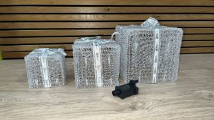 SET OF 3 LED PARCELS