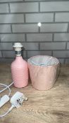 RIBBED TABLE LAMP 26CM PINK