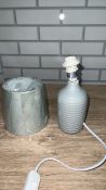 RIBBED TABLE LAMP 26CM GREY