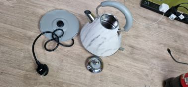 EGL CLASSIC PYRAMID KETTLE - MARBLE