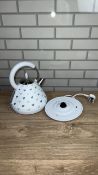 EGL HEARTS PYRAMID KETTLE