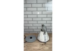 EGL CLASSIC PYRAMID KETTLE - MARBLE
