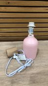 RIBBED TABLE LAMP 26CM PINK