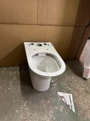 Designer Modern Rimless D-Shaped Close Coupled Toilet Pan in White. RRP £309 – Brand New