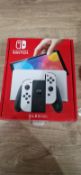 NINTENDO SWITCH OLED WHITE