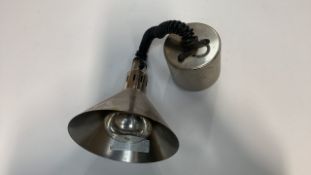 Merco heat lamp cord mount track adapter model L-956