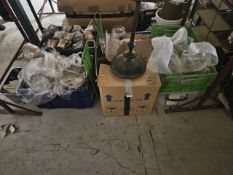 Quantity of glass and crockery