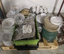 Quantity of crockery and kitchen ware