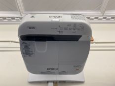 Epson EB-570 Projector