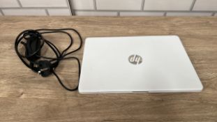 HP 14S-FQ0017 AMD 64GB WINDOWS 10 LAPTOP