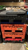 Plastic Magnum Pallets x4
