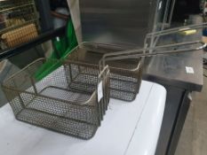Fryer baskets x2