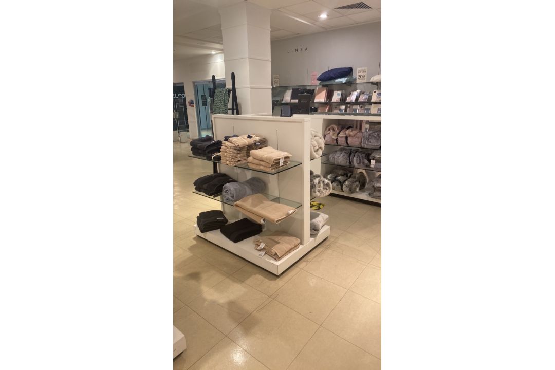 Retail Stand Glass/Wood On Castors x5 - Image 2 of 4
