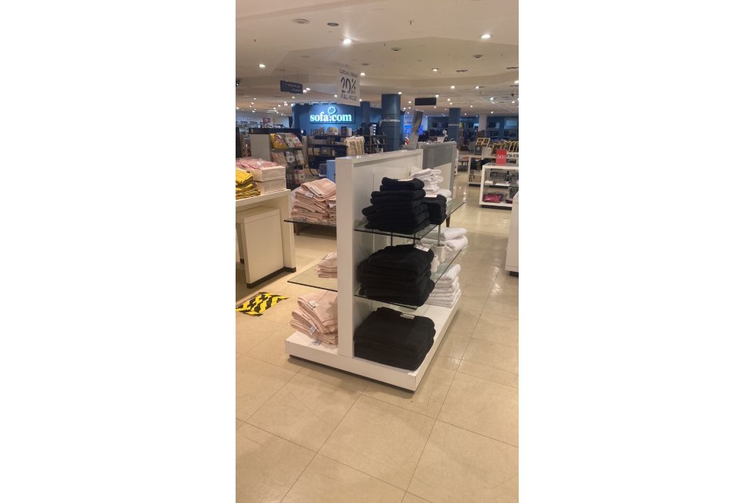 Retail Stand Glass/Wood On Castors x5 - Image 4 of 4
