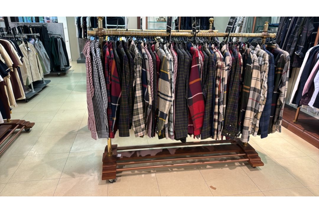 Assorted Hanging Rails x5 - Image 1 of 5