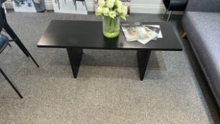 Coffee table with Vase