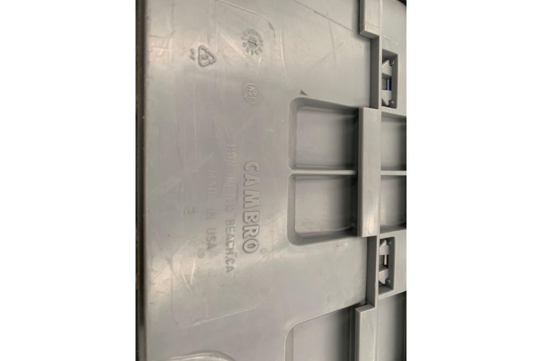 Set of 4 Cambro Three Heights Washing Baskets 16 Comp - Image 1 of 3