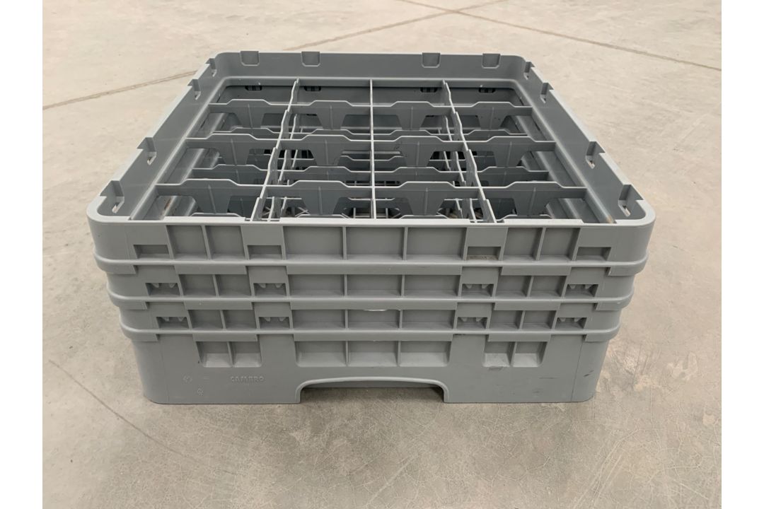 Set of 4 Cambro Three Heights Washing Baskets 16 Comp - Image 2 of 3