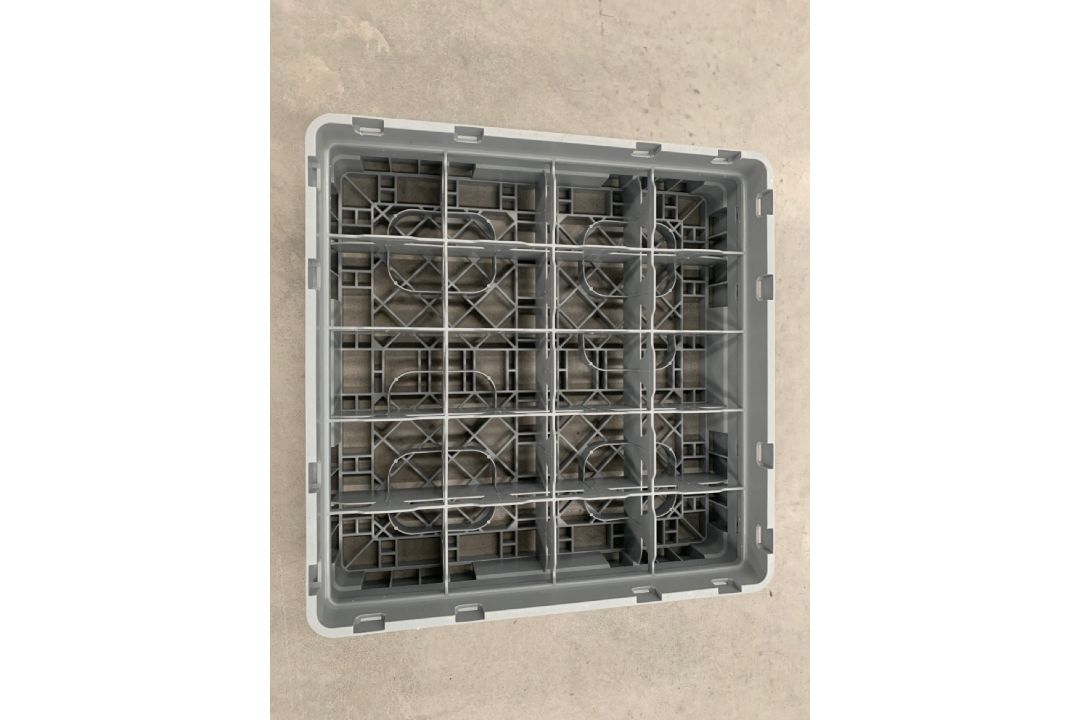 Set of 4 Cambro One Height Washing Baskets - Image 2 of 3
