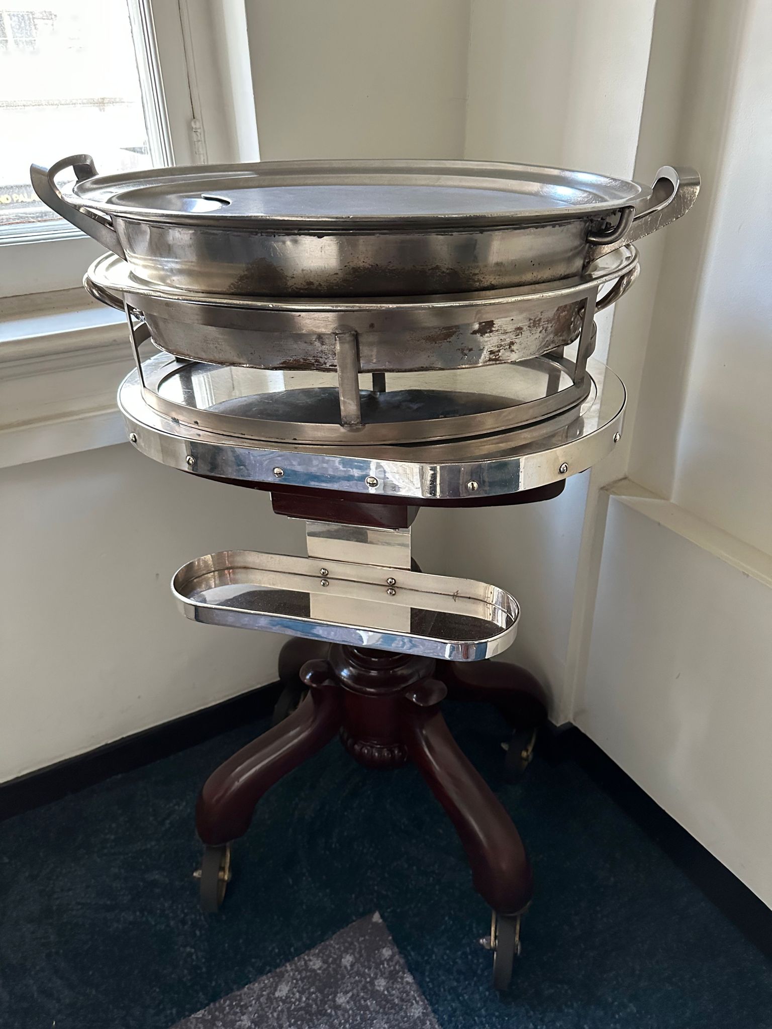 Mahogany Meat Carving Unit With Mahogany Baluster Frame On Caster Wheels With 2 Stainless Steel Tray - Image 3 of 3