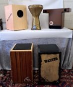 Konvolut Instrumente Cajon