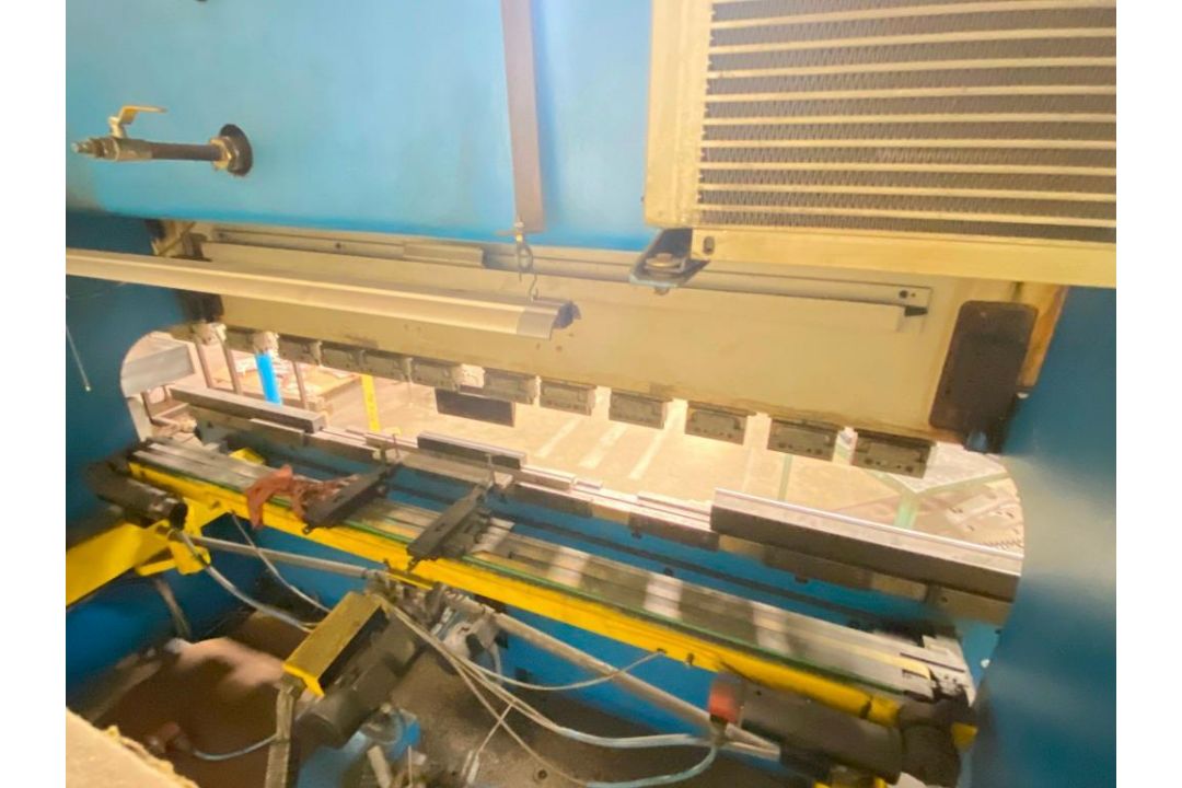 GASPARINI PBS 105 PRESS BRAKE; 110 TON X 10'; DELEM 65 CNC CONTROL - Image 7 of 13