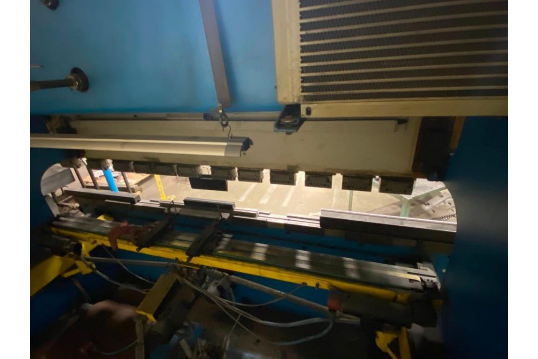GASPARINI PBS 105 PRESS BRAKE; 110 TON X 10'; DELEM 65 CNC CONTROL - Image 6 of 13