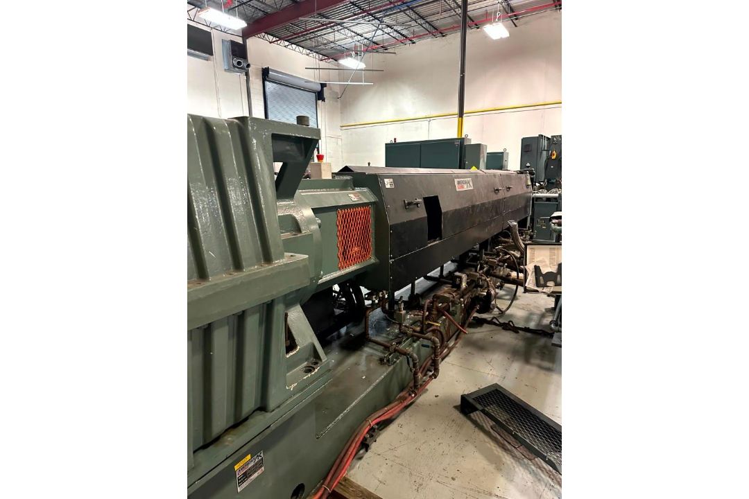 DAVIS STANDARD EXTRUDER, 165MM SCREW DIAMETER, 30"1 L/D RATIO MODEL NUMBER 165MM 6070TH - Image 1 of 9