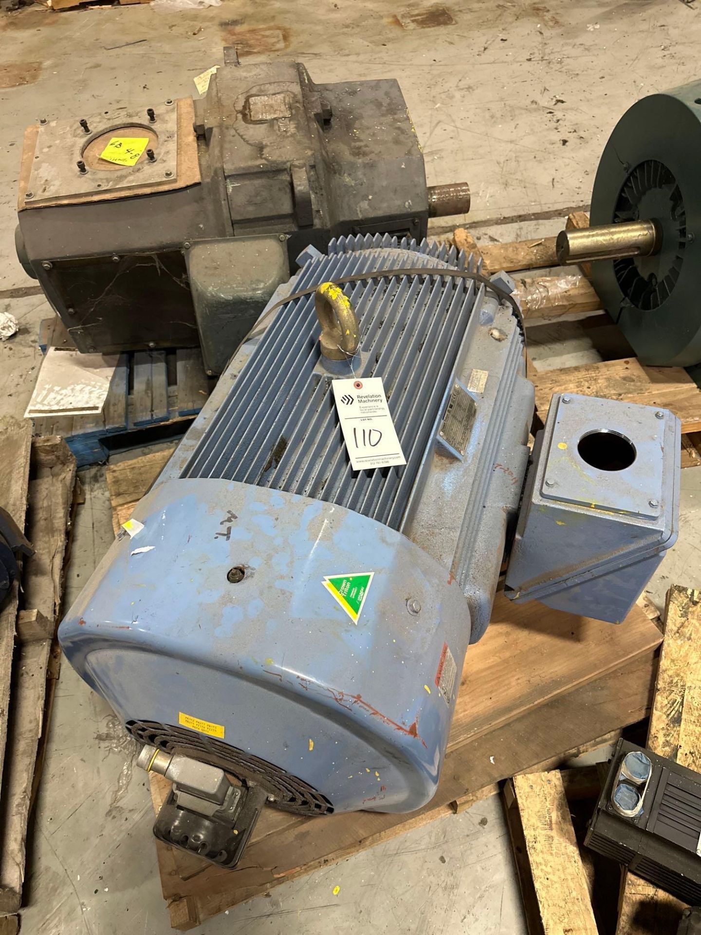 CROWN TRITON 200HP ELECTRIC MOTOR